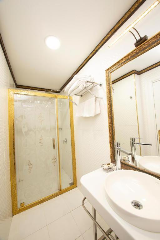 Phosphorion Hotel Istanbul Bagian luar foto Bathroom