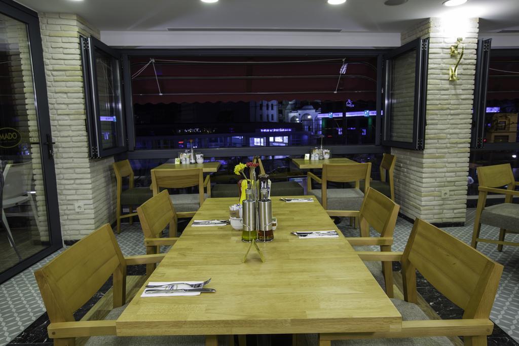 Phosphorion Hotel Istanbul Bagian luar foto Restaurant in Yerevan
