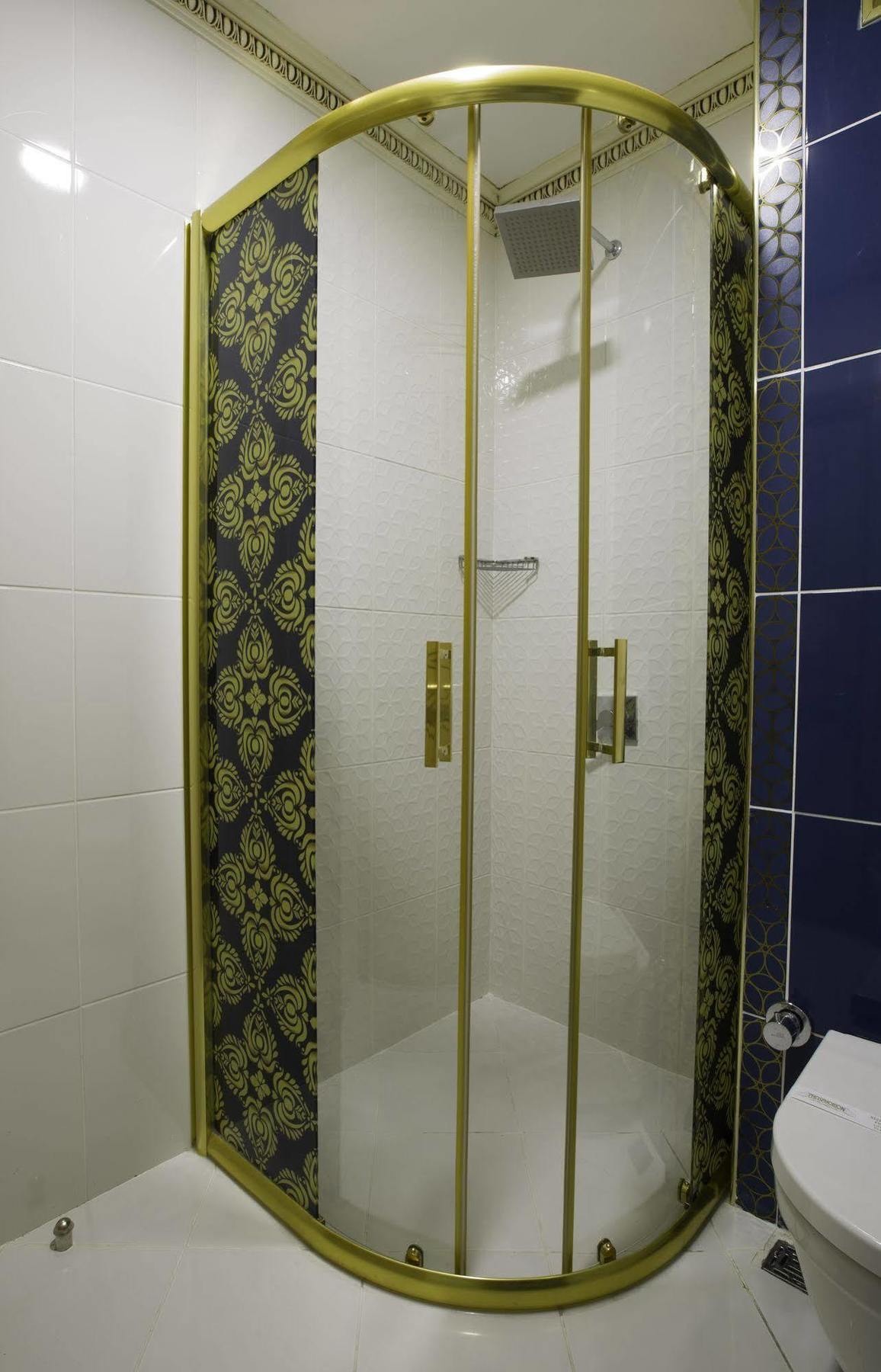 Phosphorion Hotel Istanbul Bagian luar foto Shower enclosure