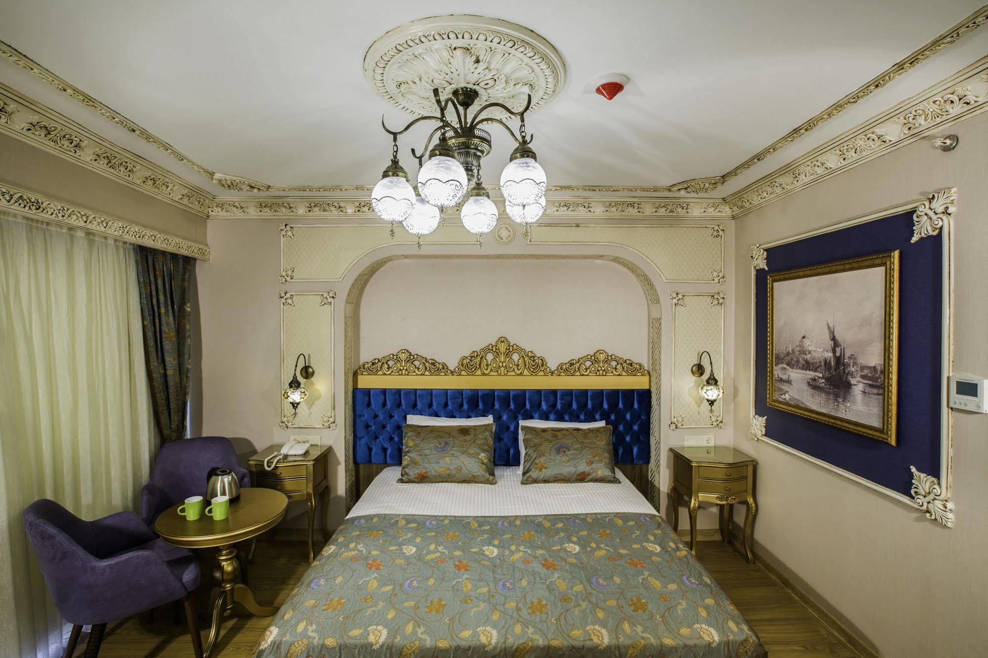 Phosphorion Hotel Istanbul Bagian luar foto A room at the hotel