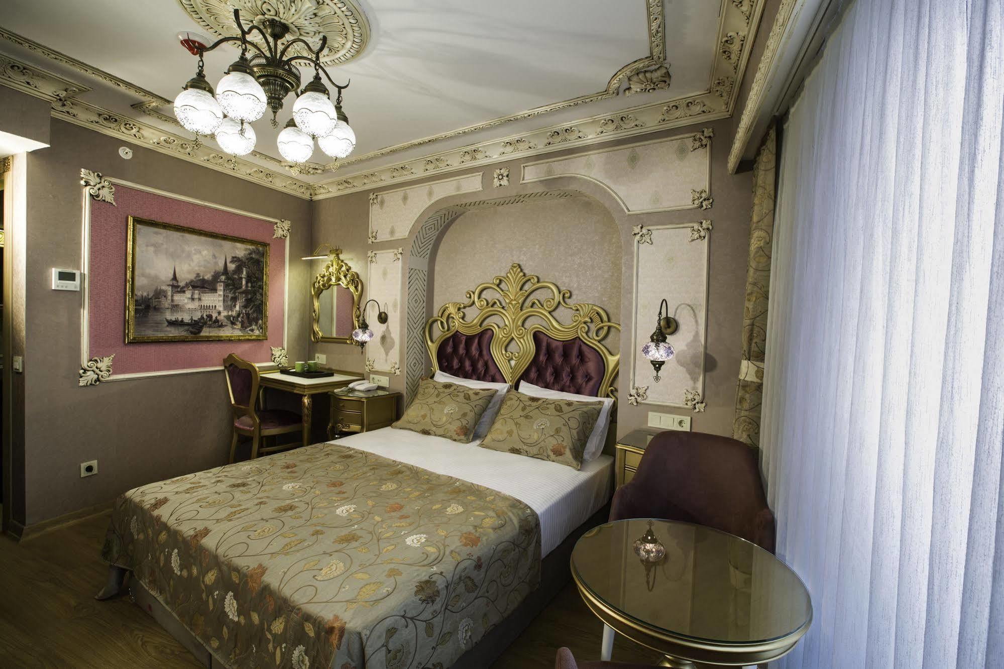 Phosphorion Hotel Istanbul Bagian luar foto A room at the hotel