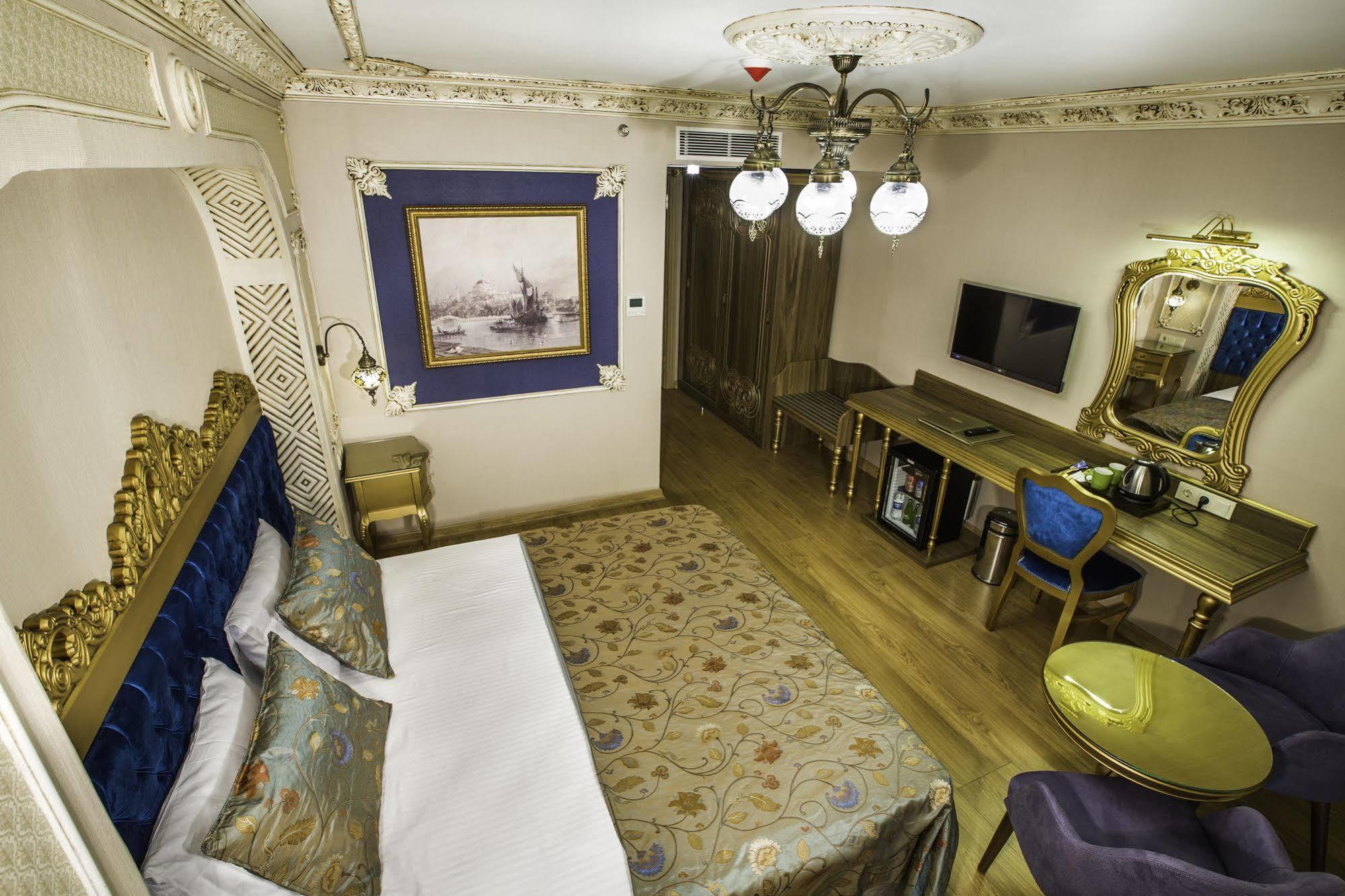 Phosphorion Hotel Istanbul Bagian luar foto A room at the hotel