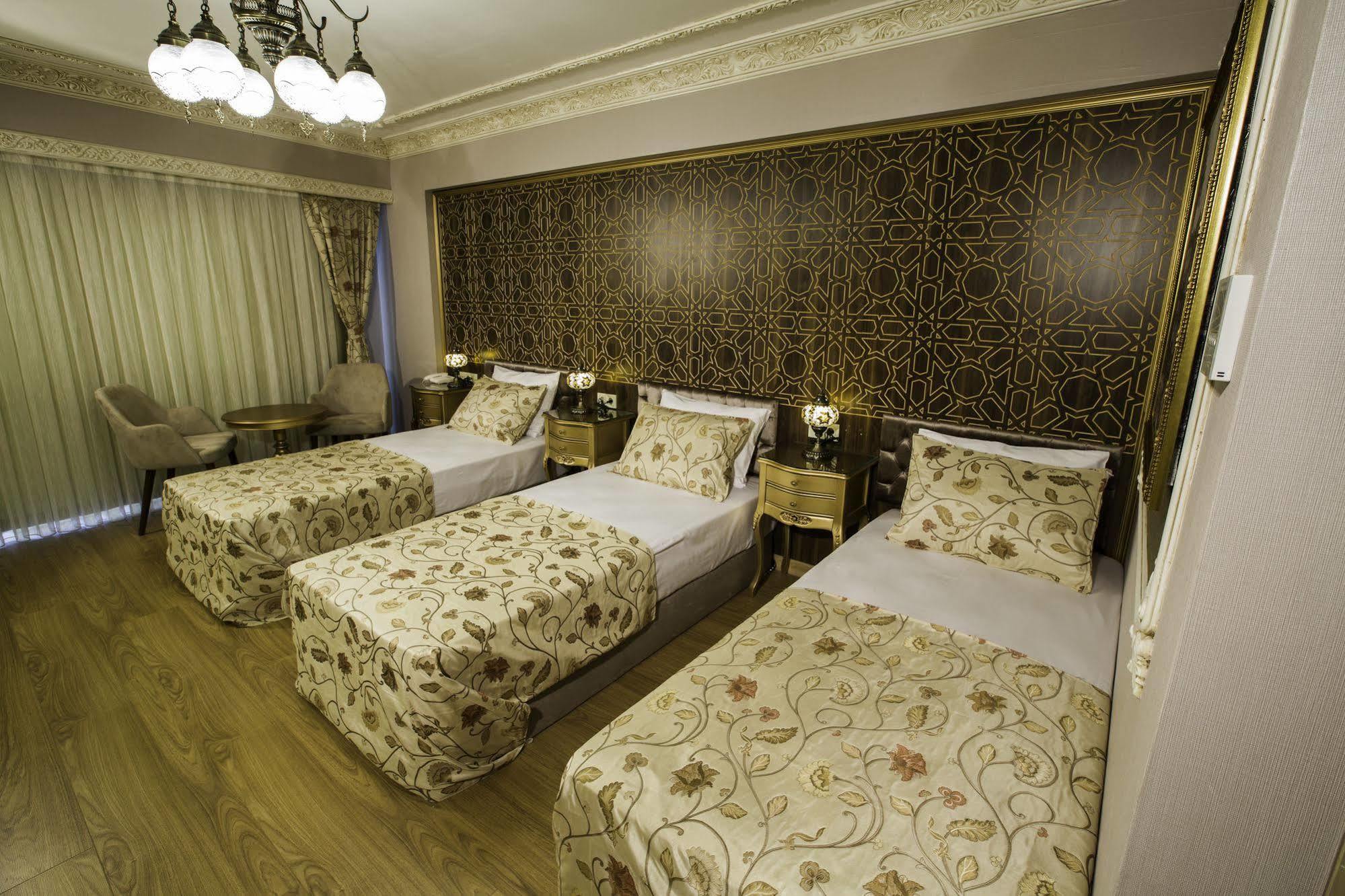 Phosphorion Hotel Istanbul Bagian luar foto A room at the hotel