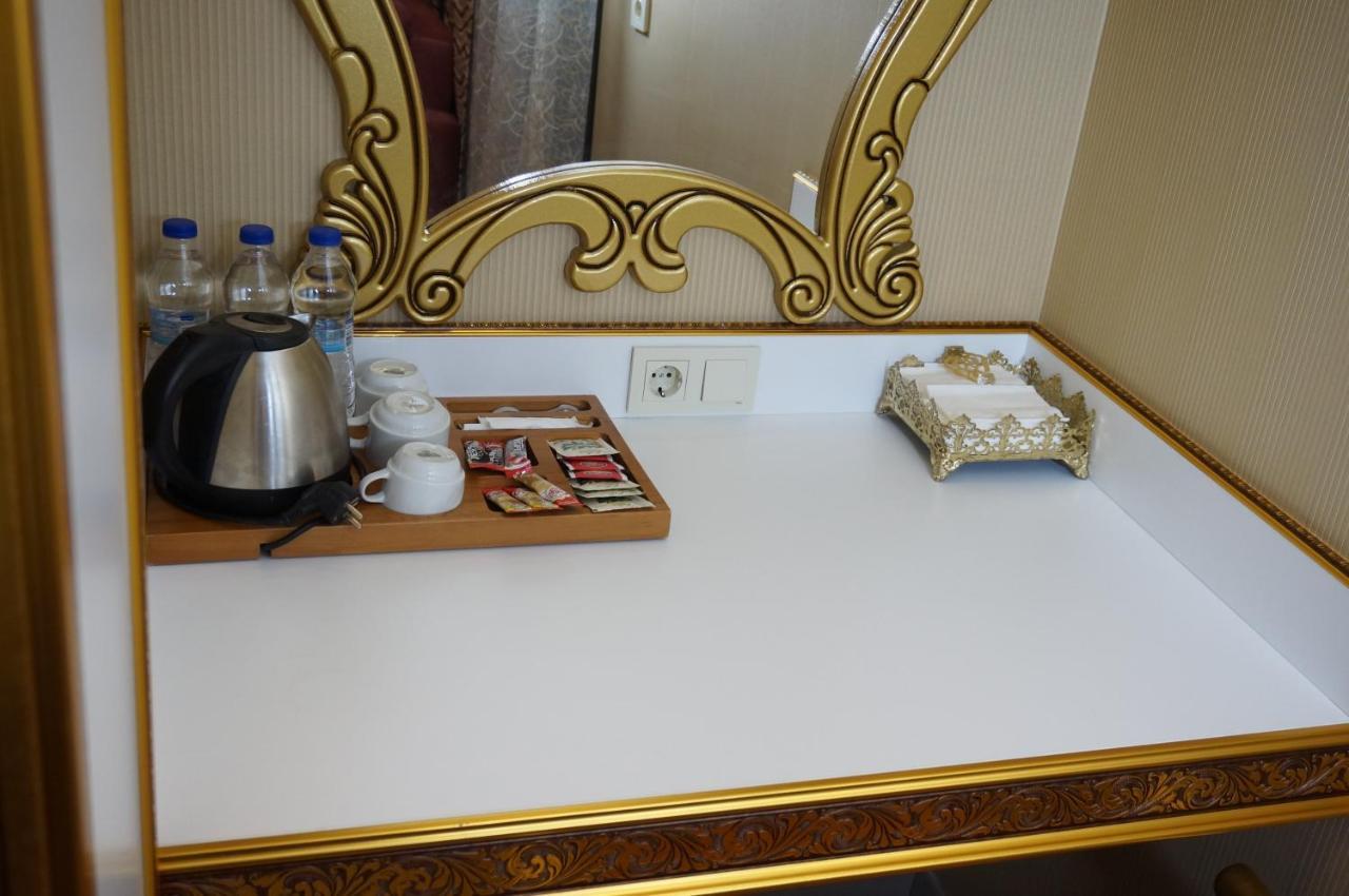 Phosphorion Hotel Istanbul Bagian luar foto A dressing table